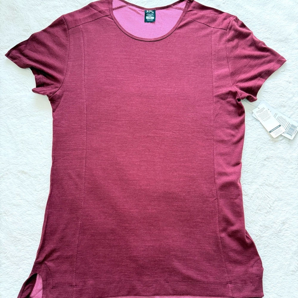 NWT!!! APL men Tshirt size XL